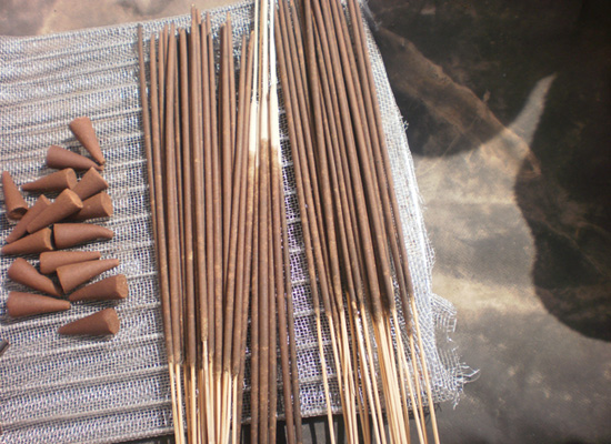 How to Make Homemade Incense