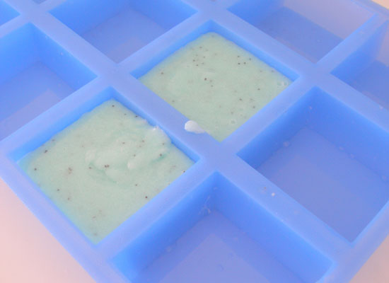 sugar scrub cubes: pour into molds