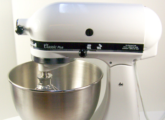 stand mixer for whipping the foaming bath butter base