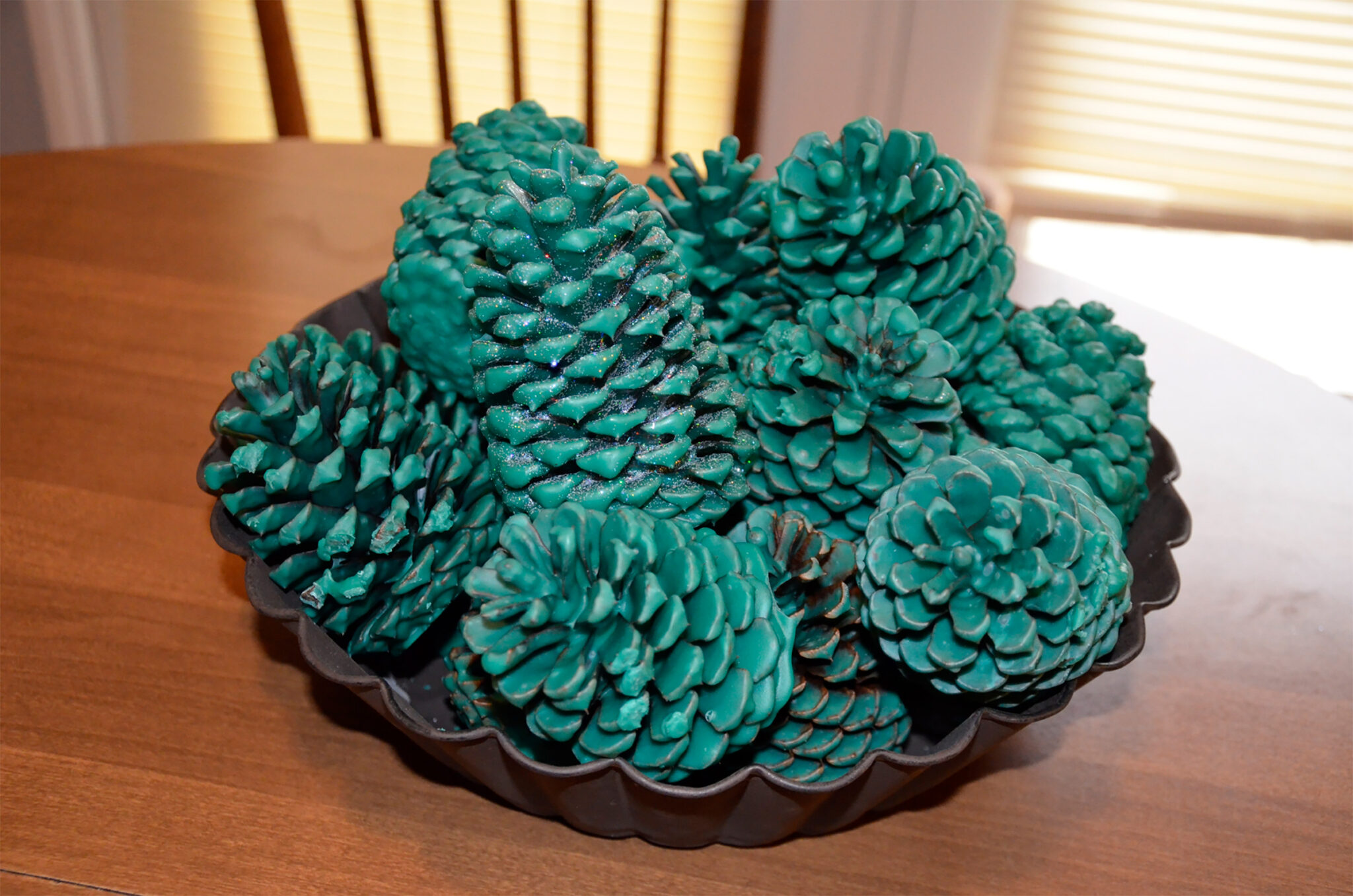 How to Make Potpourri Decorative Dipped Pine Cone Recipes